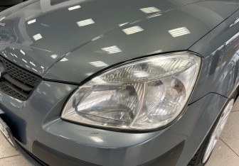 Подержанный автомобиль Kia Rio Hatchback 2007 года (20 фото)