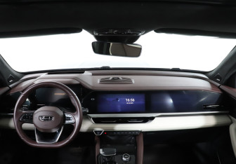 Подержанный автомобиль Geely Monjaro 2023 года (12 фото)