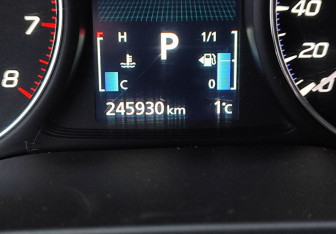 Подержанный автомобиль Mitsubishi Outlander 2012 года (17 фото)