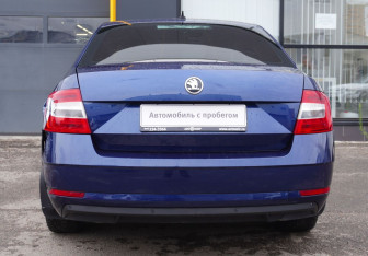 Подержанный автомобиль Skoda Octavia Liftback 2017 года (6 фото)