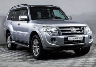 Подержанный автомобиль Mitsubishi Pajero 2012 года (3 фото)