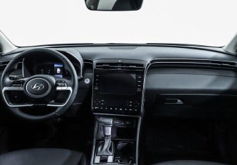 Подержанный автомобиль Hyundai Tucson 2022 года (8 фото)