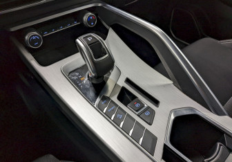 Подержанный автомобиль Geely Coolray 2022 года (29 фото)