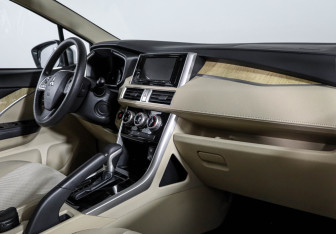 Подержанный автомобиль Mitsubishi Xpander 2021 года (9 фото)