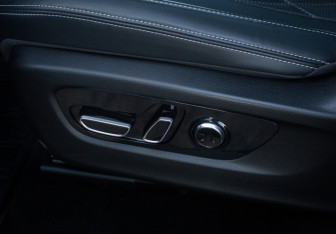 Подержанный автомобиль GAC GS8 2023 года (18 фото)
