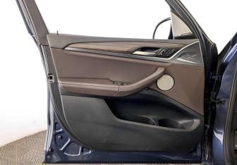 Подержанный автомобиль BMW X3 2022 года (19 фото)