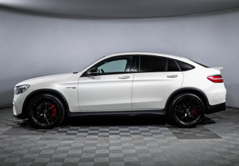 Подержанный автомобиль Mercedes-Benz GLC AMG 2018 года (8 фото)