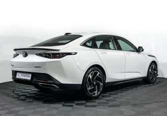 Подержанный автомобиль Changan Lamore 2023 года (5 фото)