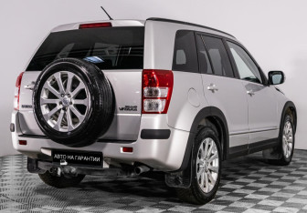 Подержанный автомобиль Suzuki Grand Vitara 2014 года (3 фото)