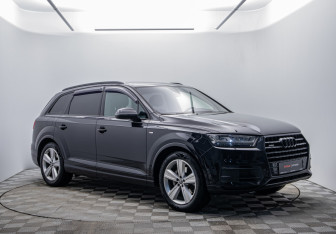 Подержанный автомобиль Audi Q7 2019 года (3 фото)