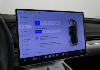 Подержанный автомобиль Xiaomi SU7 2024 года (20 фото)