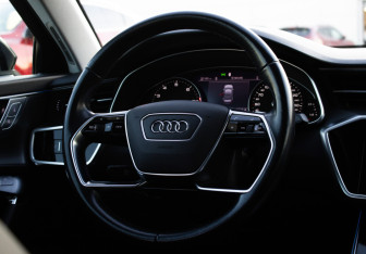 Подержанный автомобиль Audi A6 Sedan 2021 года (15 фото)