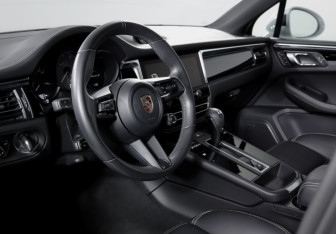 Подержанный автомобиль Porsche Macan 2022 года (14 фото)