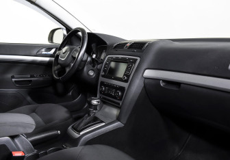 Подержанный автомобиль Skoda Octavia Wagon 2012 года (9 фото)