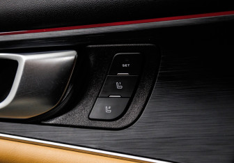 Подержанный автомобиль Changan UNI-K 2024 года (19 фото)