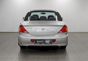 Подержанный автомобиль Kia Spectra Sedan 2007 года (6 фото)