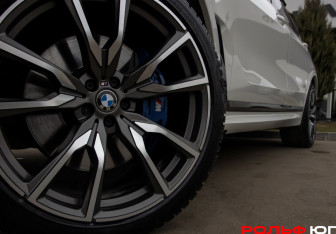 Подержанный автомобиль BMW X7 2020 года (21 фото)