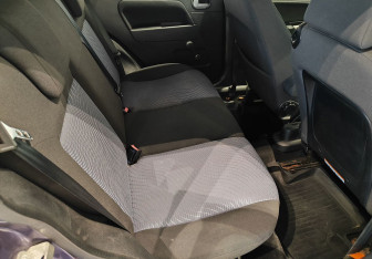 Подержанный автомобиль Ford Fusion 2008 года (11 фото)