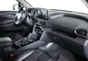 Подержанный автомобиль Hyundai Santa Fe 2018 года (11 фото)