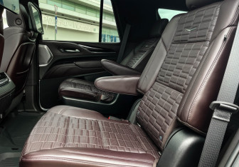 Подержанный автомобиль Cadillac Escalade Suv 2021 года (10 фото)