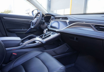 Подержанный автомобиль Geely Atlas Pro 2021 года (11 фото)