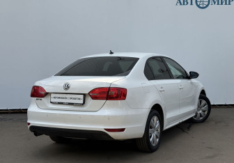 Подержанный автомобиль Volkswagen Jetta Sedan 2012 года (5 фото)