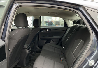 Подержанный автомобиль Kia Cerato Sedan 2021 года (25 фото)