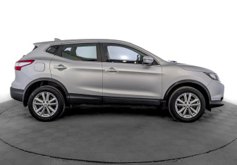 Подержанный автомобиль Nissan Qashqai 2018 года (4 фото)