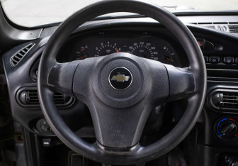 Подержанный автомобиль Chevrolet Niva 2012 года (17 фото)