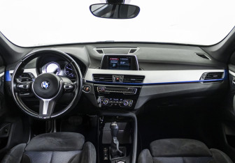 Подержанный автомобиль BMW X1 2018 года (14 фото)