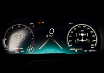 Подержанный автомобиль Toyota RAV4 2024 года (13 фото)