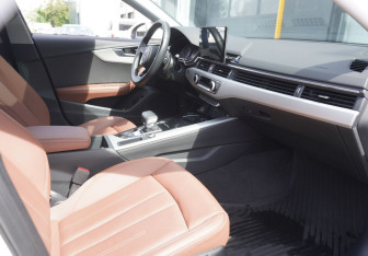Подержанный автомобиль Audi A4 Sedan 2022 года (11 фото)