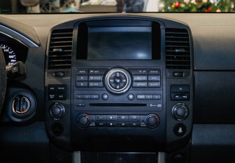 Подержанный автомобиль Nissan Pathfinder 2010 года (10 фото)