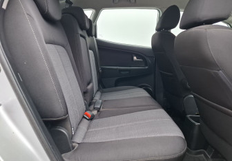Подержанный автомобиль Kia Venga 2011 года (11 фото)