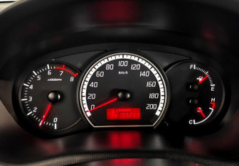 Подержанный автомобиль Suzuki Swift Hatchback 2007 года (12 фото)