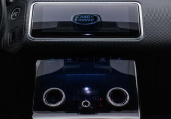 Подержанный автомобиль Land Rover Range Rover Velar 2018 года (14 фото)