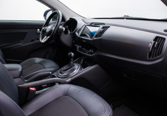 Подержанный автомобиль Kia Sportage 2011 года (9 фото)