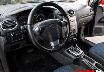 Подержанный автомобиль Ford Focus Sedan 2007 года (13 фото)