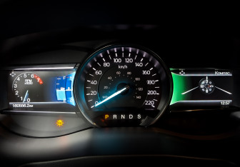 Подержанный автомобиль Ford Explorer 2018 года (14 фото)