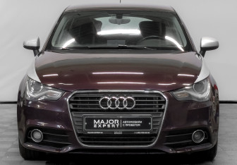 Подержанный автомобиль Audi A1 2012 года (2 фото)