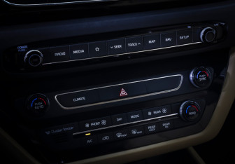 Подержанный автомобиль Kia Carnival 2018 года (17 фото)