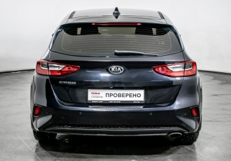 Подержанный автомобиль Kia Ceed Hatchback 2018 года (6 фото)