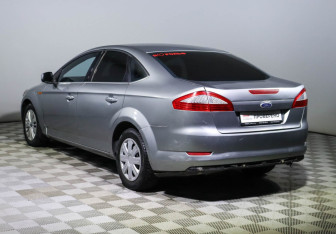 Подержанный автомобиль Ford Mondeo Sedan 2008 года (7 фото)
