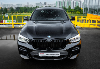 Подержанный автомобиль BMW X4 2020 года (2 фото)