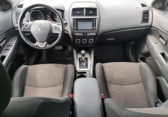 Подержанный автомобиль Mitsubishi ASX 2018 года (10 фото)