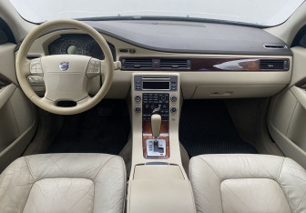 Подержанный автомобиль Volvo S80 2007 года (11 фото)