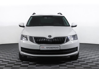 Подержанный автомобиль Skoda Octavia Wagon 2019 года (2 фото)