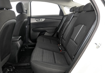 Подержанный автомобиль Kia Cerato Sedan 2019 года (18 фото)