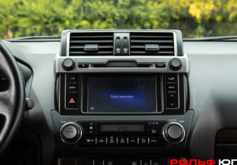 Подержанный автомобиль Toyota Land Cruiser Prado 2015 года (11 фото)