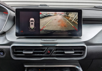 Подержанный автомобиль Geely Coolray 2022 года (17 фото)